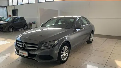 Grigio Usata 2017 Mercedes C180 Business Tre volumi | 17.799 € (Buon prezzo)