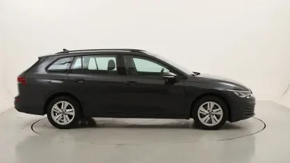 Usata VW Golf VIII Life 116 CV (85 kW) 2022 Grigiogrigio Station wagon