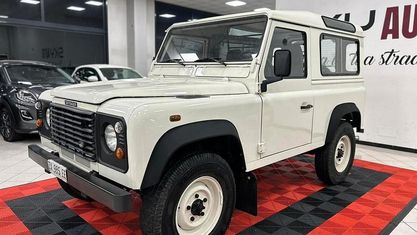 Usado Land Rover Defender 122 CV (89 kW) 2000 Beige Familiar