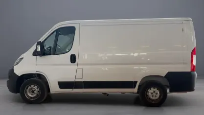 Usata Peugeot Boxer Premium 140 CV (102 kW) 2022 Kaolin white Furgone