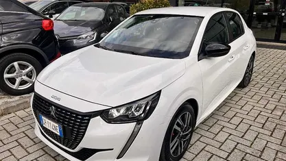 Usata Peugeot 208 Active 75 CV (55 kW) 2023 Bianco Utilitaria