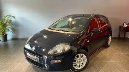 Usata Fiat Punto Lounge 69 CV (50 kW) 2015 Bluazzurro Utilitaria