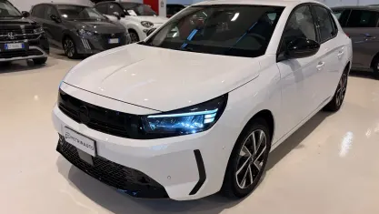 Usata Opel Corsa 101 CV (74 kW) 2025 Bianco Utilitaria