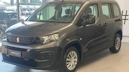 Usata Peugeot Rifter Active 102 CV (75 kW) 2020 Grigio Monovolume