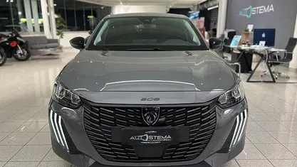 Usata Peugeot 208 Allure 101 CV (74 kW) 2025 Grigio selenium Utilitaria