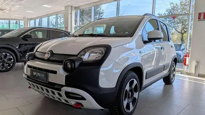Usata Fiat Panda Cross Cross 70 CV (51 kW) 2024 Utilitaria