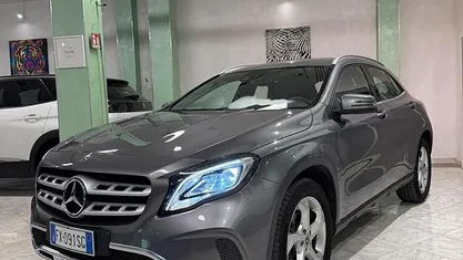Gray Usata 2019 Mercedes GLA200 SUV | 19.900 € (Buon prezzo)