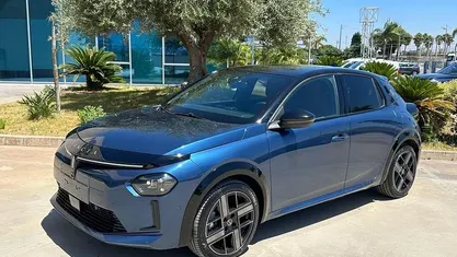 Nuova Lancia Ypsilon 61 kW (84 CV) 2026 Blu Utilitaria