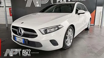 Bianco Usata 2020 Mercedes A180 Tre volumi | 21.500 € (Buon prezzo)