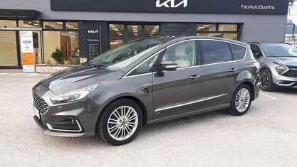 Ceramic grey/black metallic Usata 2019 Ford S-MAX Vignale Monovolume | 18.350 € (Buon prezzo)