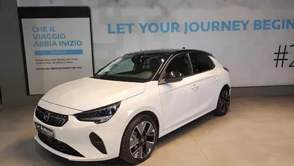 Usata Opel Corsa-e Elegance 100 kW (136 CV) 2022 Bianco Utilitaria