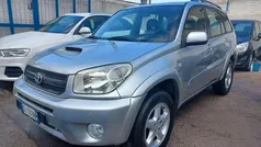 Grigio Usata 2005 Toyota RAV4 SUV | 2900 € (Ottimo prezzo)