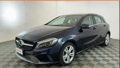 Usata Mercedes A180 Urban 110 CV (80 kW) 2018 Blu Berlina
