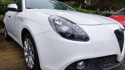 Bianco Usata 2016 Alfa Romeo Giulietta Super Due volumi | 12.990 € (Molto cara)
