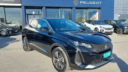 Usata 2024 Peugeot 3008 Allure SUV | 27.900 € (Buon prezzo)