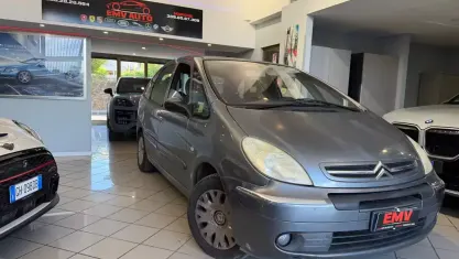 Usata Citroën Xsara Picasso 95 CV (69 kW) 2004 Grigio Monovolume
