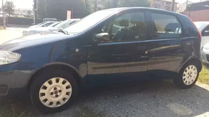 Usata Fiat Punto Active 60 CV (44 kW) 2009 Bluazzurro Utilitaria