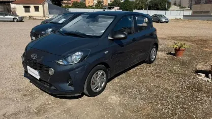 Usata Hyundai i10 Advanced 67 CV (49 kW) 2023 Grigio Utilitaria
