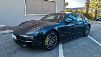Usata Porsche Panamera 330 CV (242 kW) 2019 Grigio Berlina