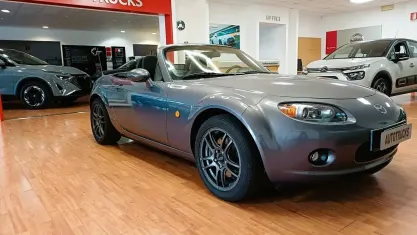 Usata Mazda MX5 126 CV (92 kW) 2007 Grigio Cabrio
