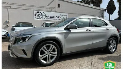 Usata Mercedes GLA200 136 CV (100 kW) 2016 Grigio SUV