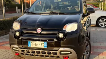 Usata Fiat Panda Cross Cross 95 CV (69 kW) 2016 Nero Utilitaria