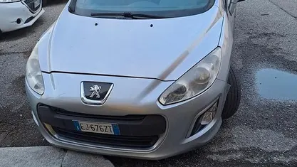 Usata Peugeot 308 112 CV (82 kW) 2011 Grigio Berlina