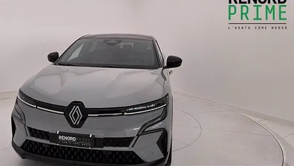 Grigio Usata 2023 Renault Megane E-Tech Techno Tre volumi | 25.900 € (Buon prezzo)