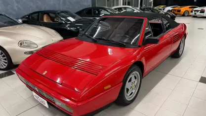 Usata Ferrari Mondial 300 CV (220 kW) 1989 Rosso Cabrio