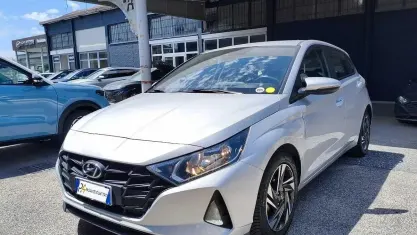 Begagnad Hyundai i20 84 HK (61 kW) 2022 Silver Halvkombi