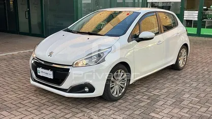 Usata Peugeot 208 Allure 82 CV (60 kW) 2017 Bianco Utilitaria