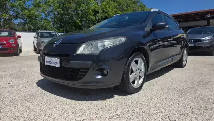 Usata Renault Mégane III Business 110 CV (80 kW) 2009 Bluazzurro Berlina