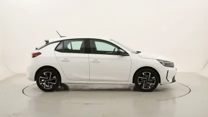 Usata Opel Corsa 101 CV (74 kW) 2025 Biancobianco Utilitaria