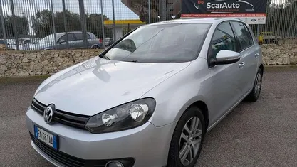 Usata 2011 VW Golf Comfortline Tre volumi | 6990 € (Buon prezzo)