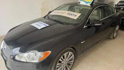 Usata Jaguar XF Luxury 240 CV (176 kW) 2010 Nero Berlina