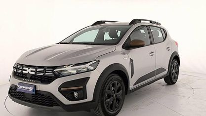 Usata Dacia Sandero Expression 101 CV (74 kW) 2024 Grigio Utilitaria
