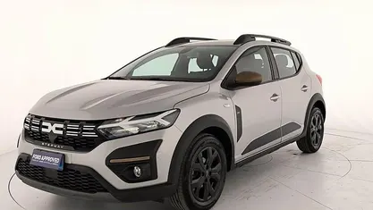 Usata Dacia Sandero Expression 101 CV (74 kW) 2024 Grigio Utilitaria