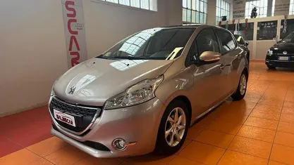 Grigio Usata 2012 Peugeot 208 Allure Due volumi | 3999 € (Ottimo prezzo)