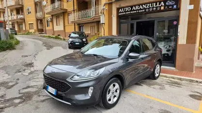 Begagnad Ford Kuga 120 HK (88 kW) 2022 Grå SUV