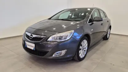 Second-hand Opel Astra 125 CP (91 kW) 2010 Berlinǎ