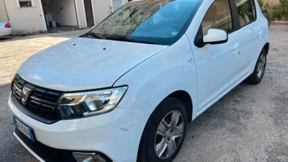 Usata Dacia Sandero Comfort 75 CV (55 kW) 2020 Bianco Berlina
