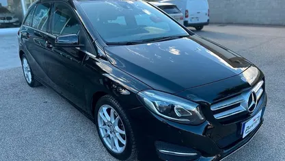 Nero Usata 2017 Mercedes B180 Monovolume | 12.500 € (Buon prezzo)