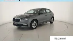 Grigio graphite metallizzato Usata 2024 Skoda Fabia Selection Tre volumi | 15.400 € (Buon prezzo)