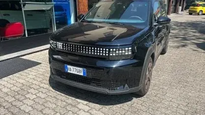 Usata Fiat Grande Panda Icon 110 CV (80 kW) 2025 Nero Utilitaria