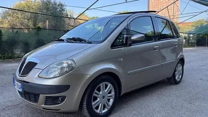 Usata Lancia Musa 95 CV (69 kW) 2005 Oro Monovolume