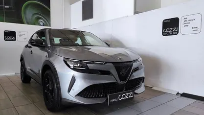 Usata Alfa Romeo Junior 136 CV (100 kW) 2024 Grigio SUV