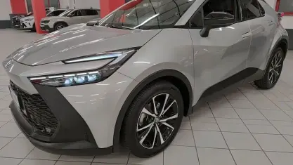 Occasion Toyota C-HR Trend 98 ch (72 kW) 2025 Argent SUV