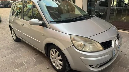 Usata Renault Scénic II 131 CV (96 kW) 2008 Grigio Monovolume