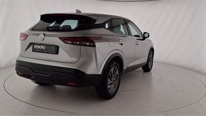 Begagnad Nissan Qashqai Acenta 140 HK (102 kW) 2022 Grå SUV