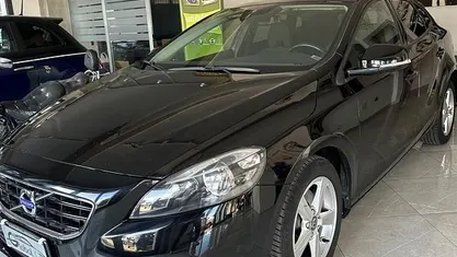 Usata 2016 Volvo V40 Tre volumi | 6900 € (Buon prezzo)